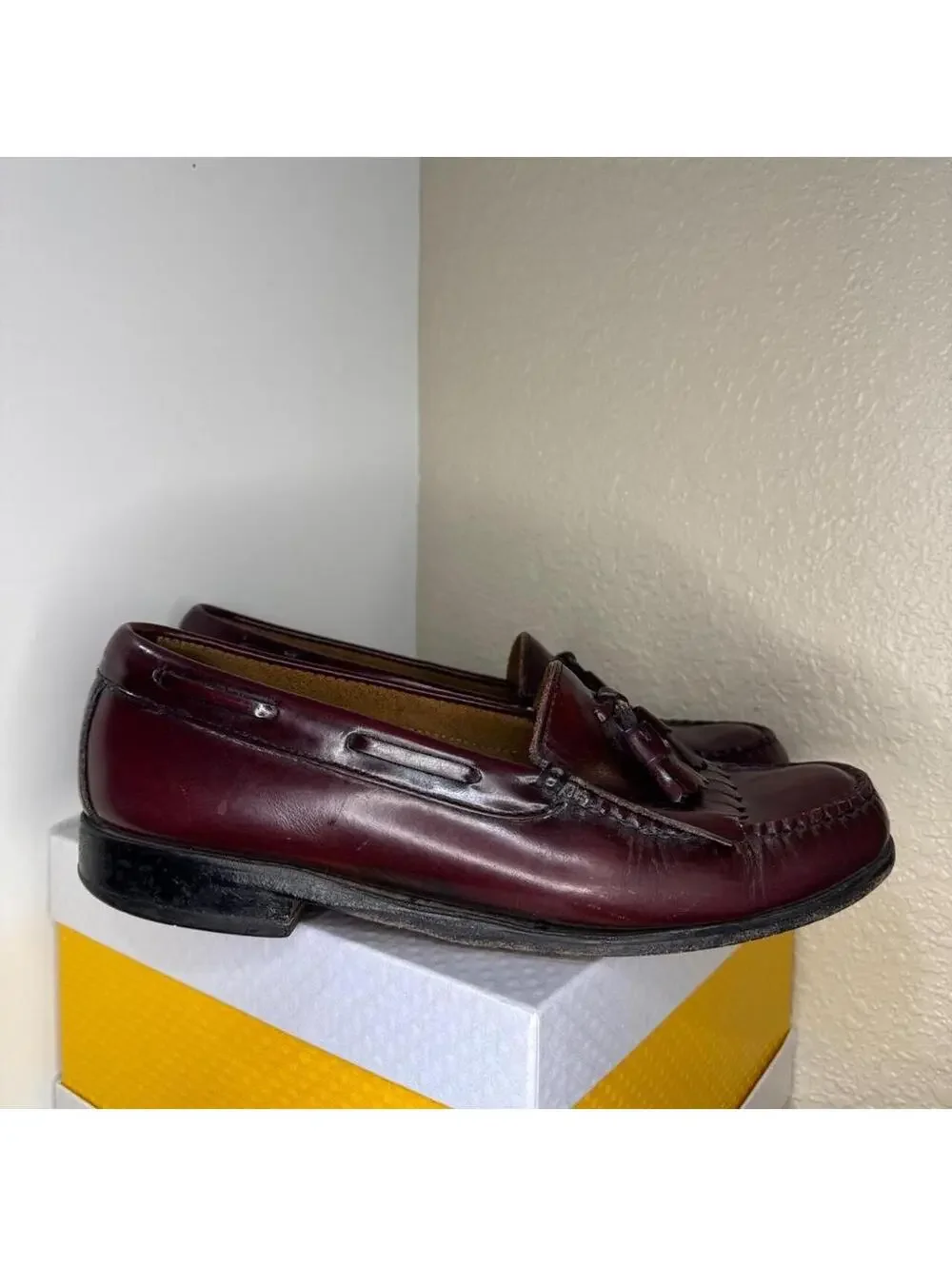 🍷 G.H. Bass & Co. Tassel Loafers – Men’s Size 9 🍷